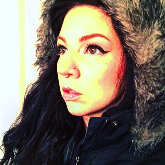 •Meet your Posher• - Picture 4 of 11